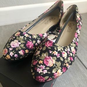 Mod Cloth Floral Flats